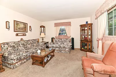 809  Mackinac Ave, South Milwaukee, WI 53172 - Photo 3