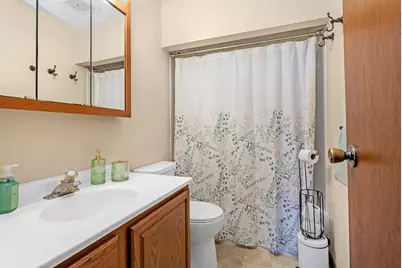 891 E Daffodil Ln, Beloit, WI 53511 - Photo 9