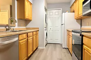 1124 Morraine View Dr, Madison, WI 53719 - Photo 7