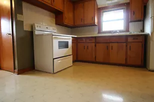 1624 S 56th St St, West Allis, WI 53214 - Photo 13