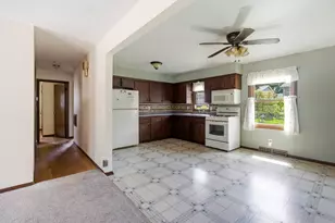 1367 Balsam Pl, West Bend, WI 53095 - Photo 9