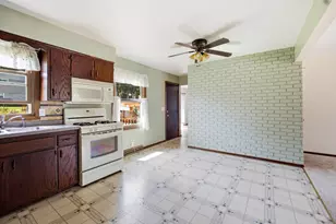 1367 Balsam Pl, West Bend, WI 53095 - Photo 7
