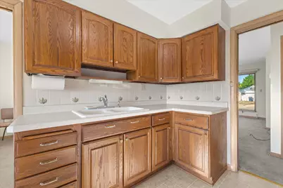 5516 N 103rd St, Milwaukee, WI 53225 - Photo 11