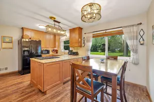 4537 N 101st St, Wauwatosa, WI 53225 - Photo 5
