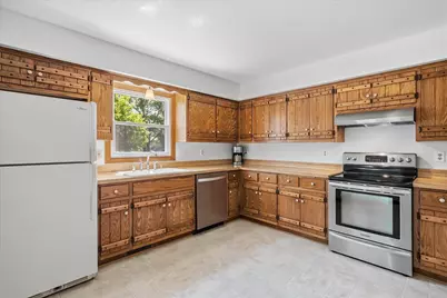 540 W Norport Dr, Port Washington, WI 53074 - Photo 7