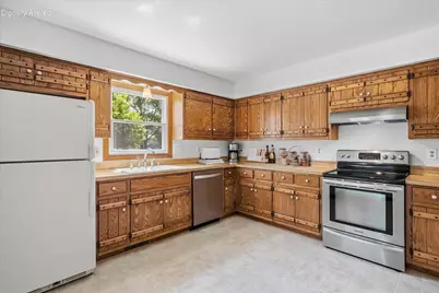 540 W Norport Dr, Port Washington, WI 53074 - Photo 5