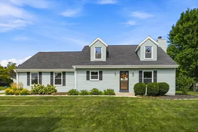 540 W Norport Dr, Port Washington, WI 53074 - Photo 1