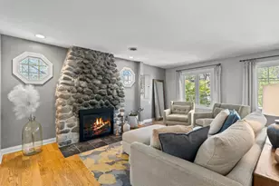 1069 Sauganash Dr, Fontana, WI 53125 - Photo 5