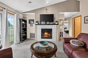 677 Wood River Ct, West Bend, WI 53095 - Photo 9