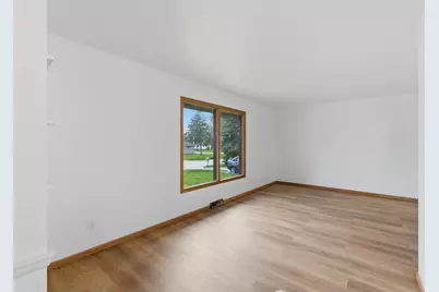 5314 W Nokomis Rd, Brown Deer, WI 53223 - Photo 7