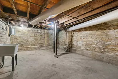 2031 W Pierce St #2037, Milwaukee, WI 53204 - Photo 29