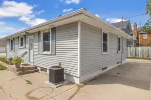 2011 S 16th St, Sheboygan, WI 53081 - Photo 15