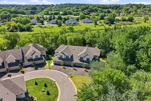 255 Aerie Cir, Brookfield, WI 53045 - Photo 3