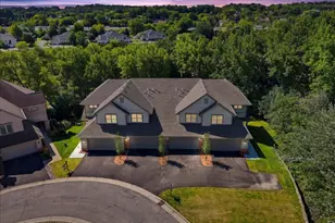 255 Aerie Cir, Brookfield, WI 53045 - Photo 1
