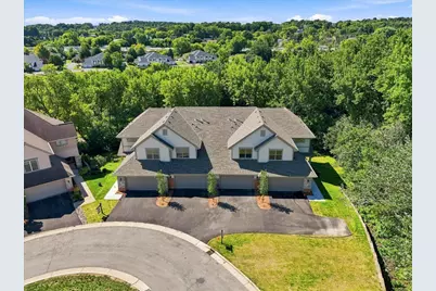 255  Aerie Cir #101, Brookfield, WI 53045 - Photo 3