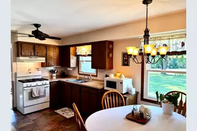 S77W26575  Crestview Ct, Vernon, WI 53189 - Photo 11
