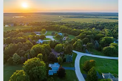 S77W26575  Crestview Ct, Vernon, WI 53189 - Photo 5