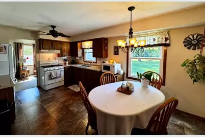 S77W26575  Crestview Ct, Vernon, WI 53189 - Photo 9