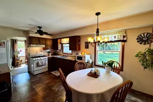 S77W26575 Crestview Ct, Vernon, WI 53189 - Photo 9