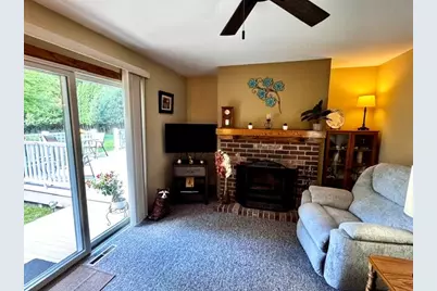 S77W26575  Crestview Ct, Vernon, WI 53189 - Photo 7