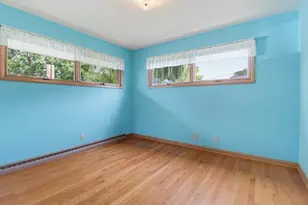 542 E Van Beck Ave, Milwaukee, WI 53207 - Photo 17