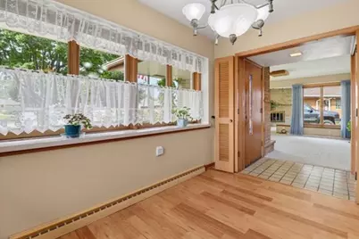 542 E Van Beck Ave, Milwaukee, WI 53207 - Photo 7