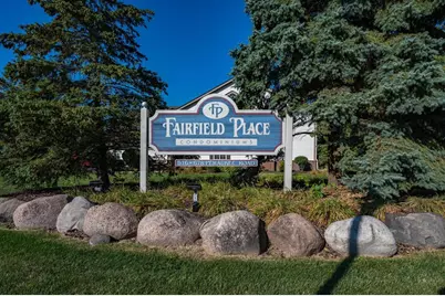 596  Pewaukee Rd #C, Pewaukee, WI 53072 - Photo 5