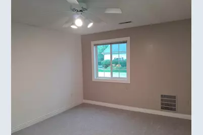 596  Pewaukee Rd #C, Pewaukee, WI 53072 - Photo 11