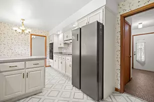 3628 Country Ln, Racine, WI 53405 - Photo 13