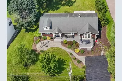 962  Shabbona Dr, Fontana, WI 53125 - Photo 3