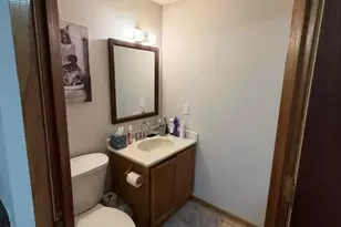 885 S Imperial Dr, Hartland, WI 53029 - Photo 33