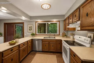 2909 Pelham Dr, Madison, WI 53713 - Photo 19