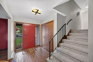 2909 Pelham Dr, Madison, WI 53713 - Photo 7