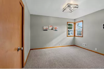 1621  Johnston Dr, Manitowoc, WI 54220 - Photo 19