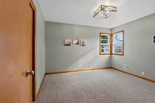 1621 Johnston Dr, Manitowoc, WI 54220 - Photo 19