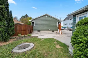 1621 Johnston Dr, Manitowoc, WI 54220 - Photo 39