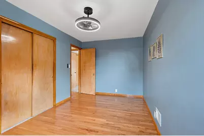 1621  Johnston Dr, Manitowoc, WI 54220 - Photo 23