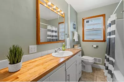 1621  Johnston Dr, Manitowoc, WI 54220 - Photo 15