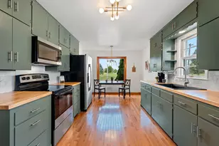 1621 Johnston Dr, Manitowoc, WI 54220 - Photo 3