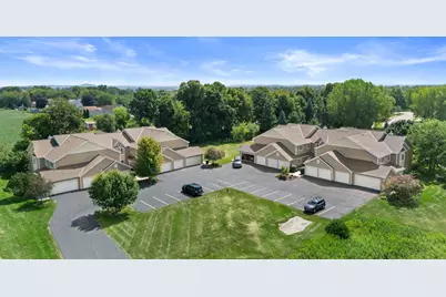 758  Bridlewood Dr #H, Hartford, WI 53027 - Photo 3