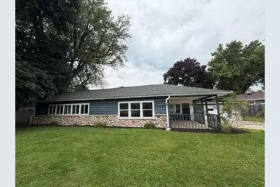 925 N Oakwood Ave, Oconomowoc, WI 53066 - Photo 3