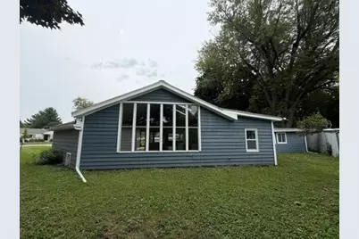 925 N Oakwood Ave, Oconomowoc, WI 53066 - Photo 5