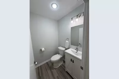 925 N Oakwood Ave, Oconomowoc, WI 53066 - Photo 17
