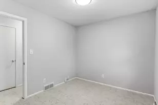 4913 N Navajo Ave, Glendale, WI 53217 - Photo 19