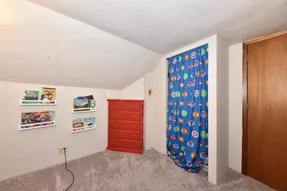 4917 S 28th St, Greenfield, WI 53221 - Photo 27