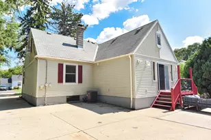 4917 S 28th St, Greenfield, WI 53221 - Photo 35