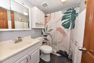 4917 S 28th St, Greenfield, WI 53221 - Photo 19