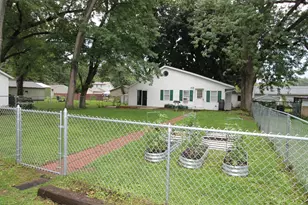 319 1st St, Delavan, WI 53115 - Photo 25