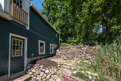 226 W Capitol Dr, Hartland, WI 53029 - Photo 5