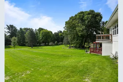 320  Arbor Ridge Dr, Delavan, WI 53115 - Photo 3